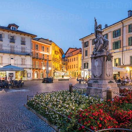Attico Vistalago - Centro Citta Verbania Exteriér fotografie